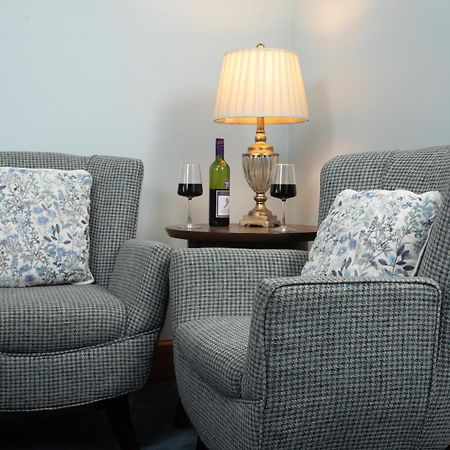 Riverboat Suites Галена Екстериор снимка