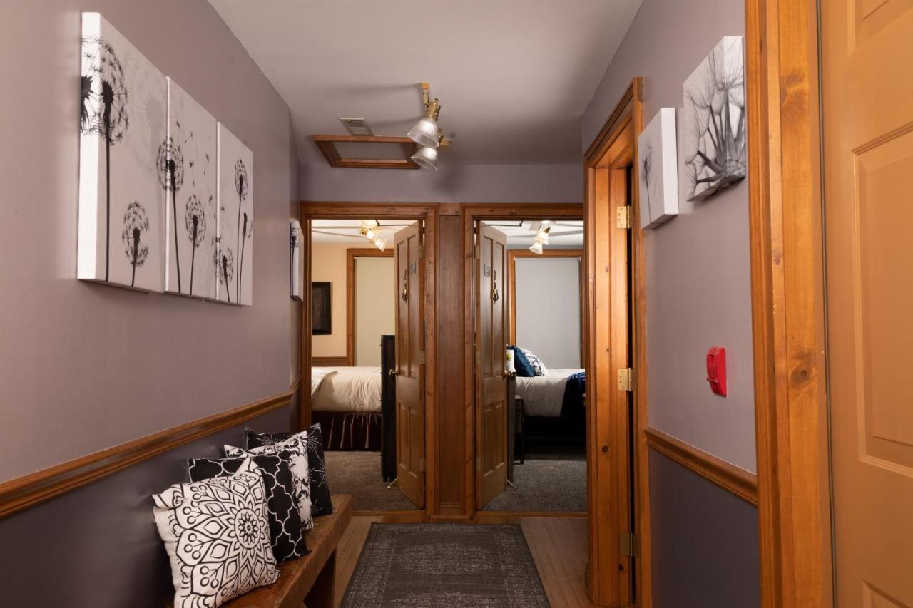 Riverboat Suites Галена Екстериор снимка
