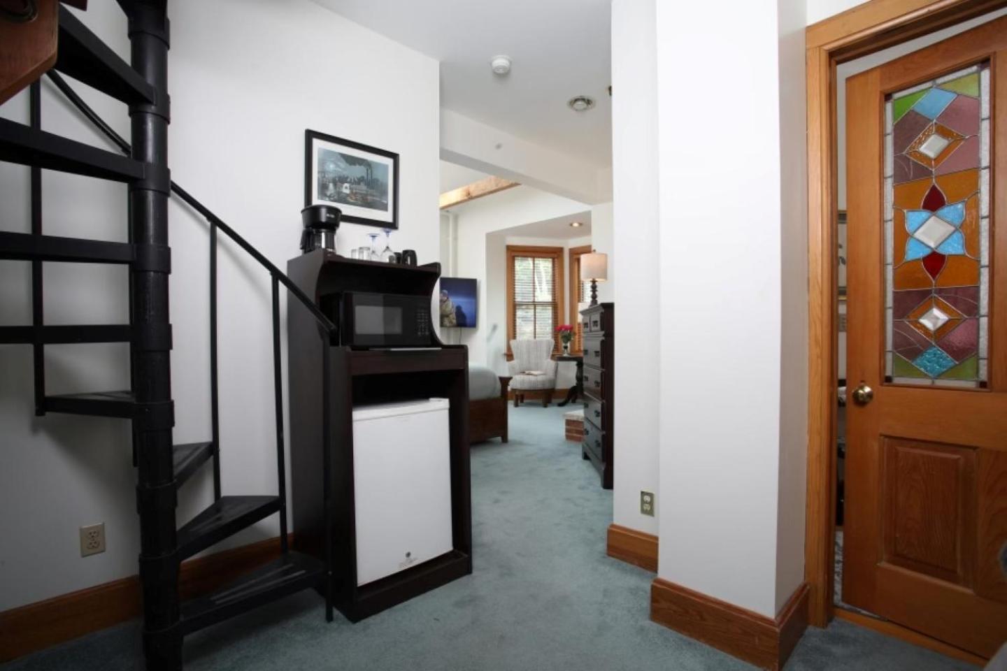 Riverboat Suites Галена Екстериор снимка
