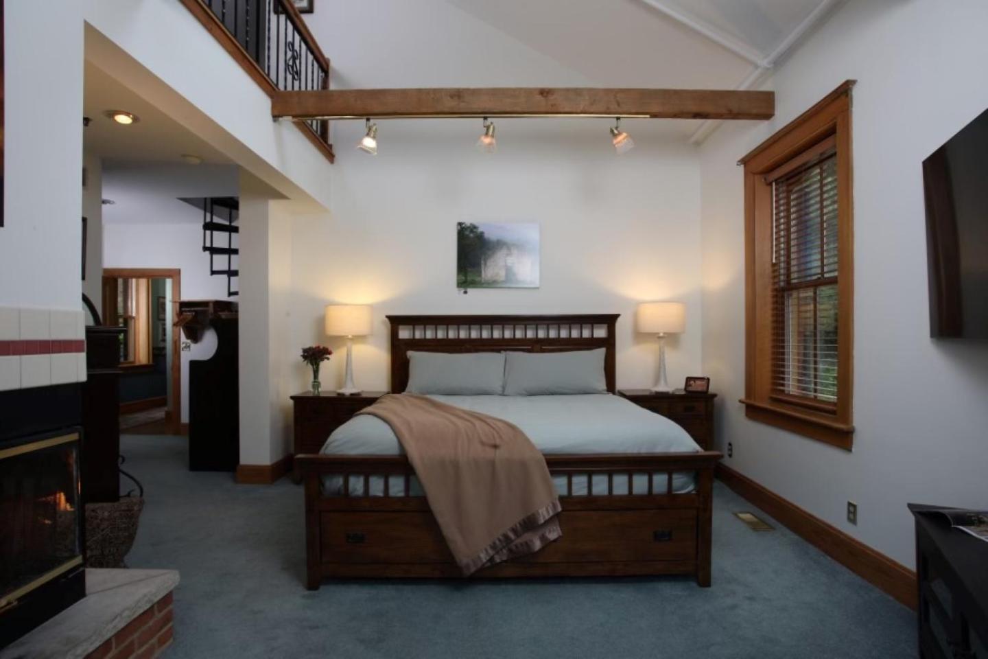 Riverboat Suites Галена Екстериор снимка